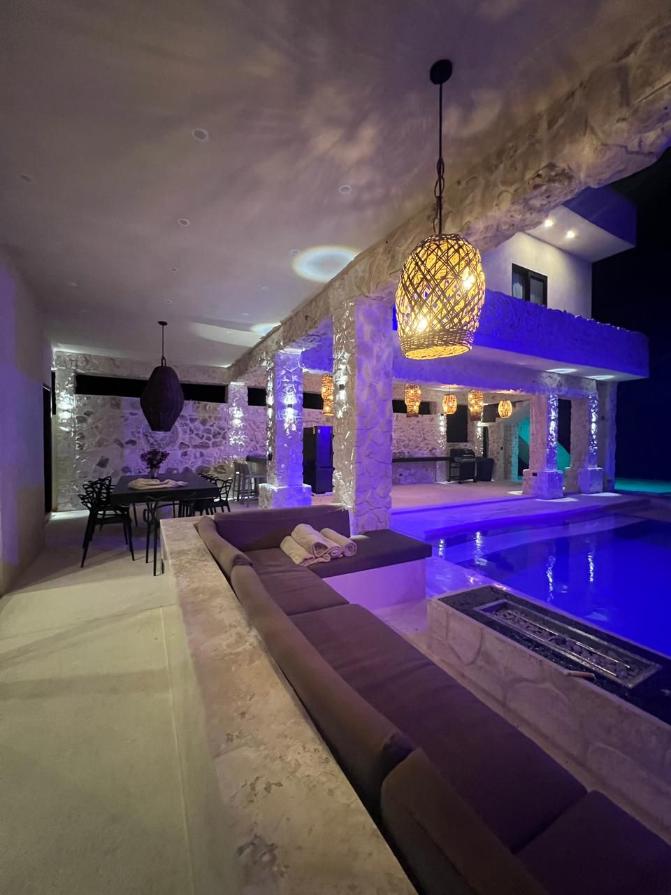 Vista de Villa Aaktun desde el jardín, renta vacacional Tulum